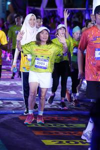 BIB: 3505, 220
                            <button type="button" onclick="openModal(26225441)" class="btn btn-primary btn-sm float-right btn-popup" data-toggle="modal" data-target=".modal-high-quality">
                        <i class="fas fa-shopping-cart"></i> Add to Cart
                    </button>
                                            <button type="button" onclick="isThisMe(26225441, true)" class="btn btn-success btn-sm float-right btn-popup btn-isme hidden" data-toggle="tooltip" data-placement="bottom" title="นี่คือรูปของคุณใช่ไหม คลิกที่นี่เพื่อเอาเข้าอัลบั้ม">
                        <i class="fas fa-plus"></i> Add to album
                    </button>
                    <button type="button" onclick="isThisMe(26225441, false)" class="btn btn-warning btn-sm float-right btn-popup btn-isnotme hidden">
                        <i class="fas fa-ban"></i> Remove from album
                    </button>